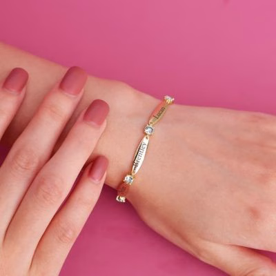 Bracciale personalizzato con barra con nome di famiglia di diamanti