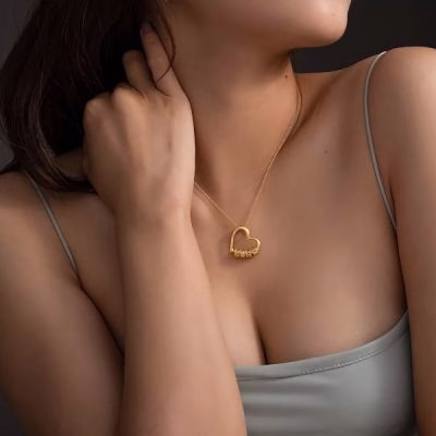 collana personalizzata con pietre portafortuna a forma di cuore