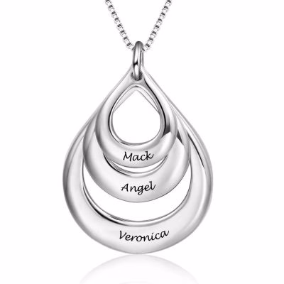 Collana con nome a forma di goccia inciso